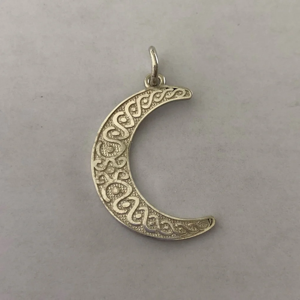 Unisex 925 Sterling silver crescent moon pendant